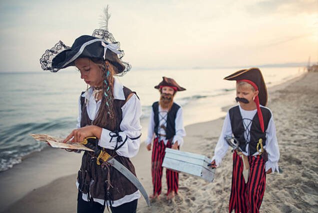 Family Pirate Adventure: 5-Star Ship & Treasure Hunt